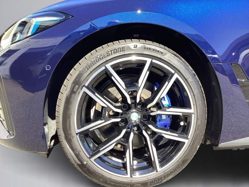 BMW i4 xDrive40 - foto 18