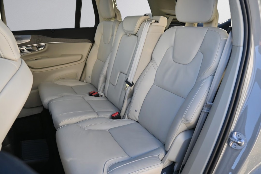 Volvo XC 90 T8 Recharge AWD Ultra Dark - foto 12