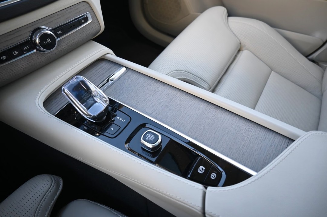 Volvo XC 90 T8 Recharge AWD Ultra Dark - foto 22