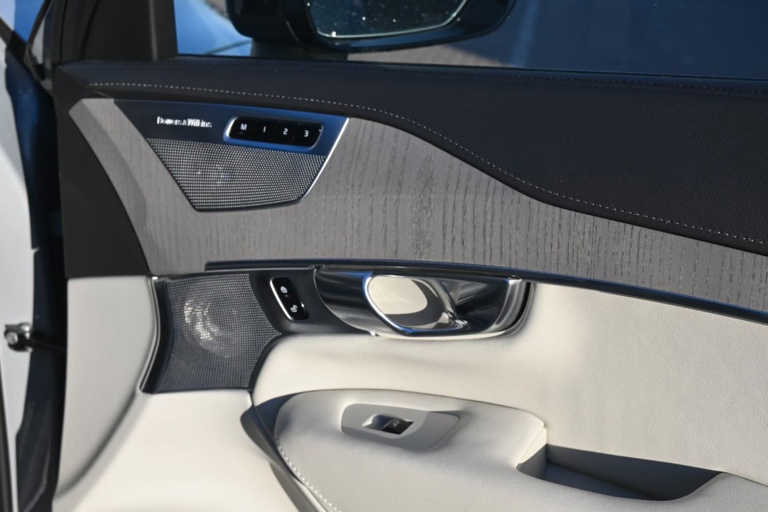 Volvo XC 90 T8 Recharge AWD Ultra Dark - foto 29