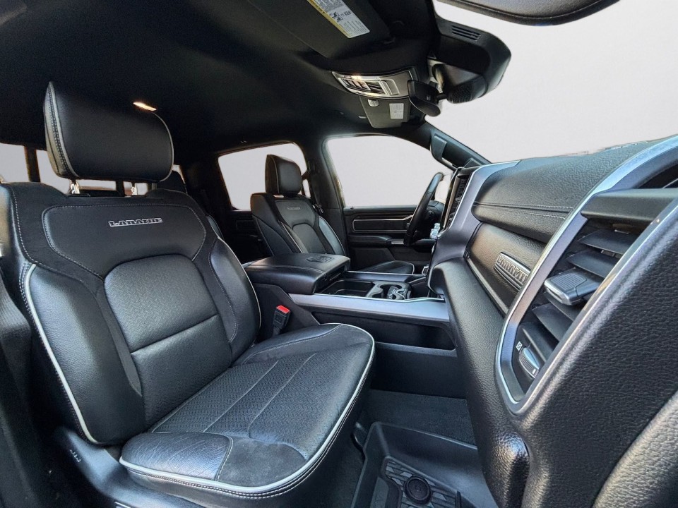 Dodge RAM 1500 Laramie - foto 17