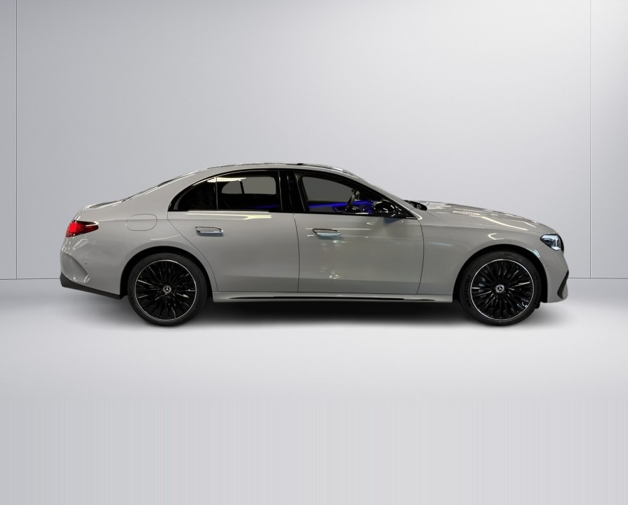 Mercedes-Benz E 300de 4MATIC AMG Line (2)