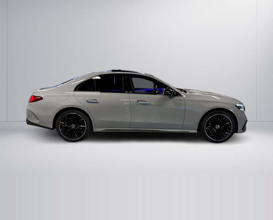 Mercedes-Benz E 300de 4MATIC AMG Line (2)