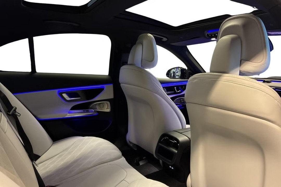 Mercedes-Benz E 300de 4MATIC AMG Line - foto 12