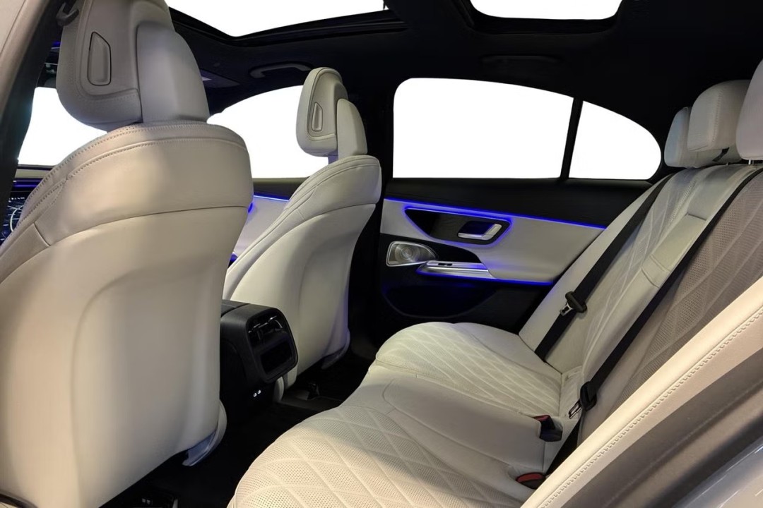 Mercedes-Benz E 300de 4MATIC AMG Line - foto 11