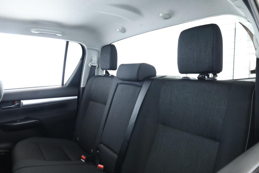 Toyota Hilux Double Cab 2.8 Comfort - foto 19