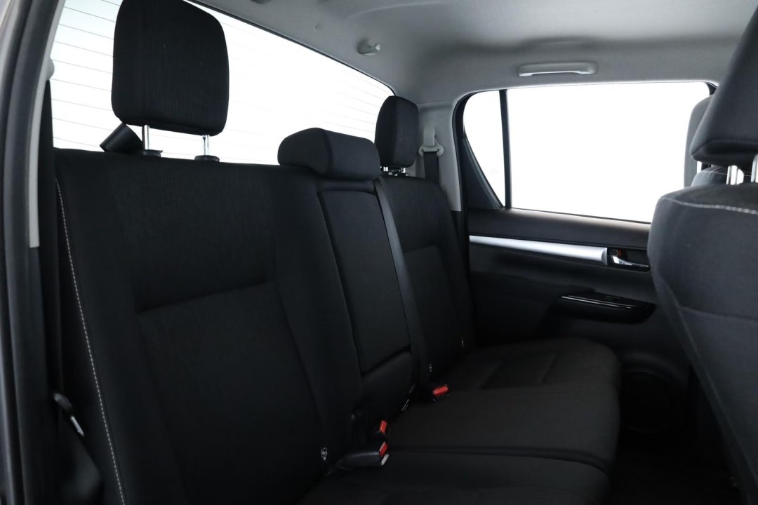Toyota Hilux Double Cab 2.8 Comfort - foto 18
