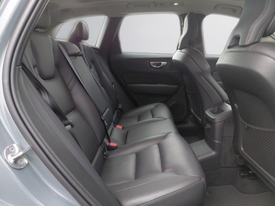 Volvo XC 60 T8 Recharge AWD Ultimate Dark - foto 12