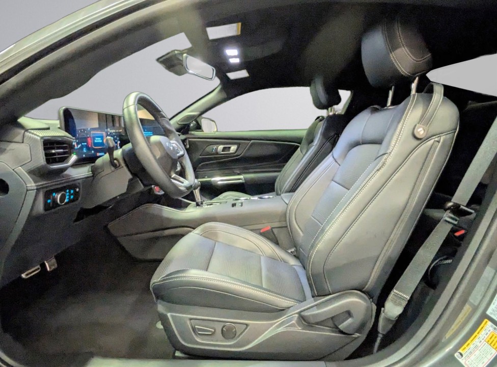 Ford Mustang - foto 9
