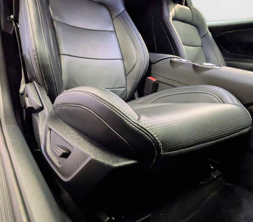 Ford Mustang - foto 19