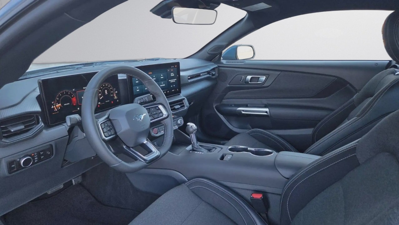 Ford Mustang - foto 14
