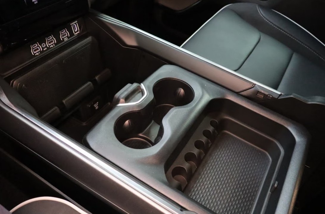 Dodge RAM 1500 Laramie - foto 10