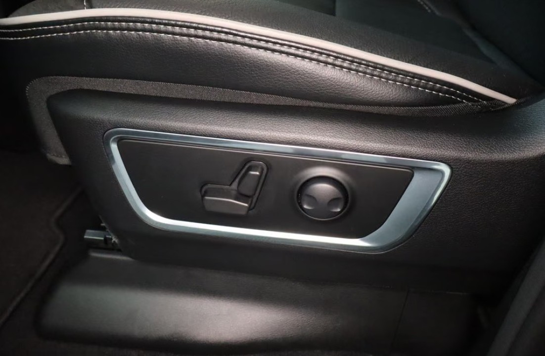 Dodge RAM 1500 Laramie - foto 17