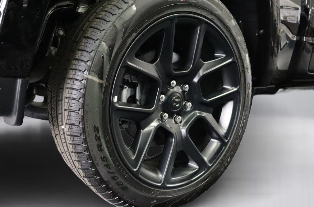 Dodge RAM 1500 Laramie - foto 34