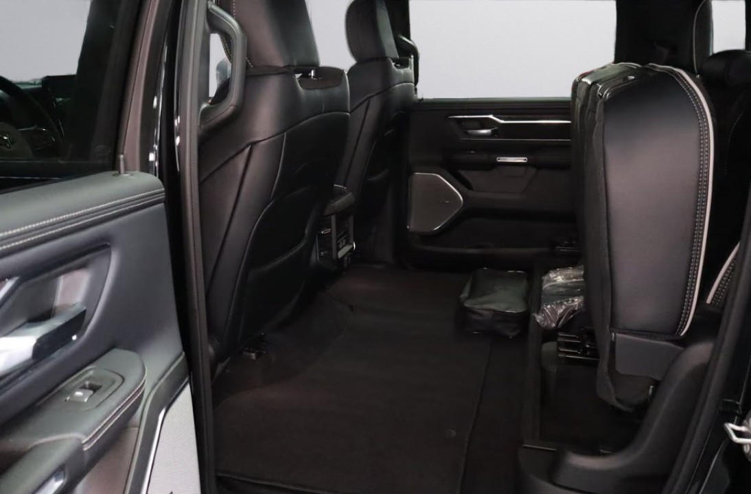 Dodge RAM 1500 Laramie - foto 6