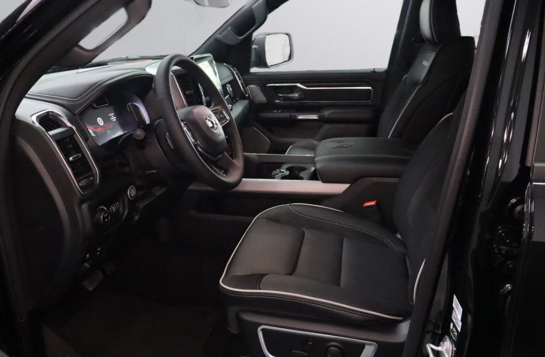 Dodge RAM 1500 Laramie (5)