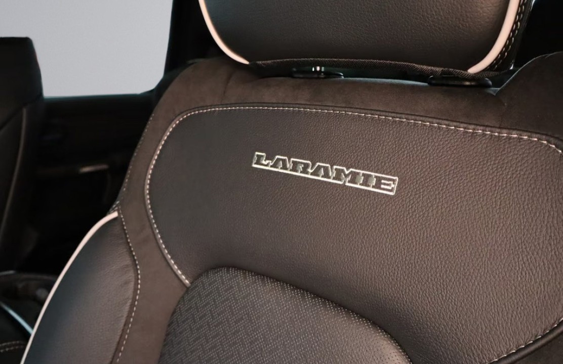 Dodge RAM 1500 Laramie - foto 15