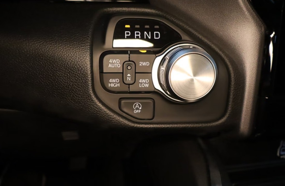 Dodge RAM 1500 Laramie - foto 16