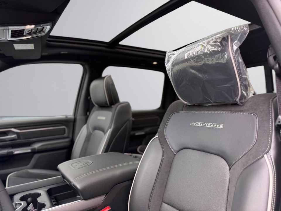Dodge RAM 1500 Laramie - foto 16