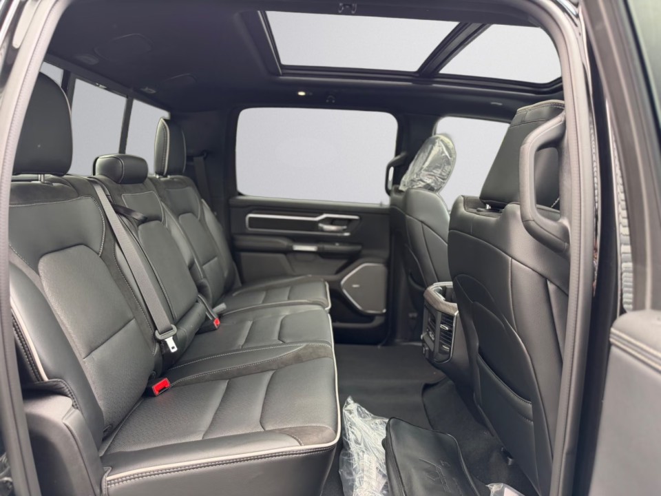 Dodge RAM 1500 Laramie - foto 17