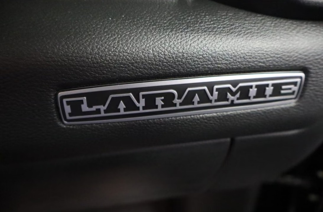 Dodge RAM 1500 Laramie - foto 27