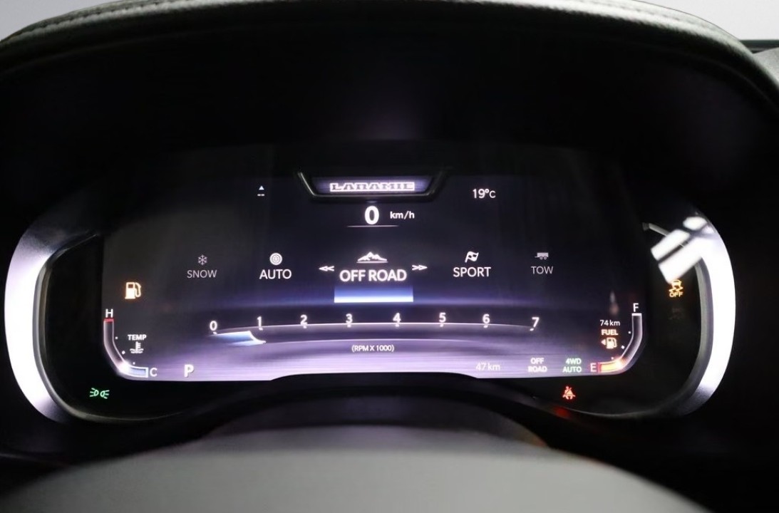 Dodge RAM 1500 Laramie - foto 14