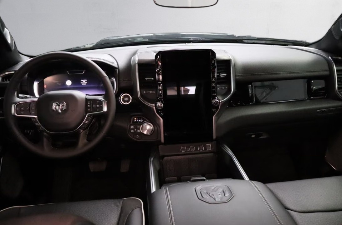 Dodge RAM 1500 Laramie - foto 6