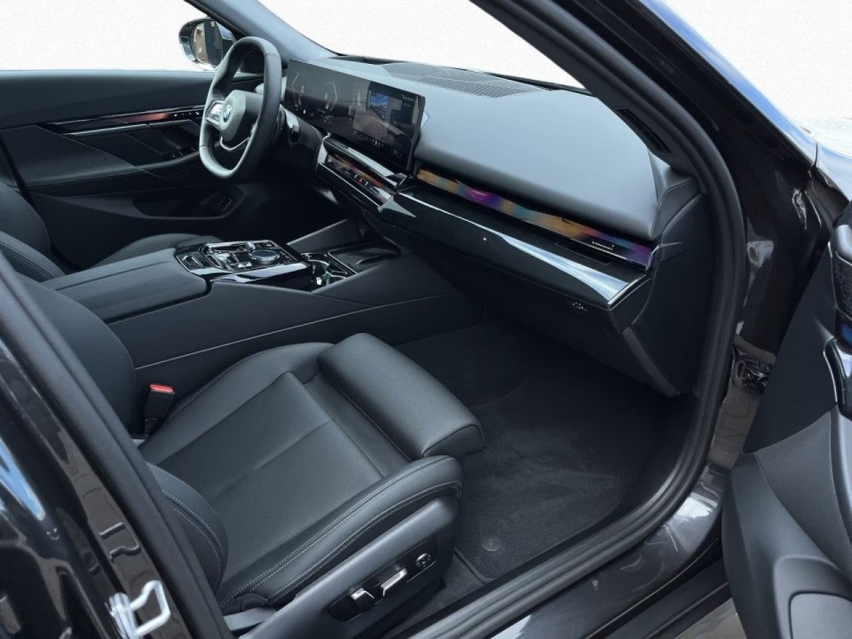 BMW Seria 5 520i - foto 7