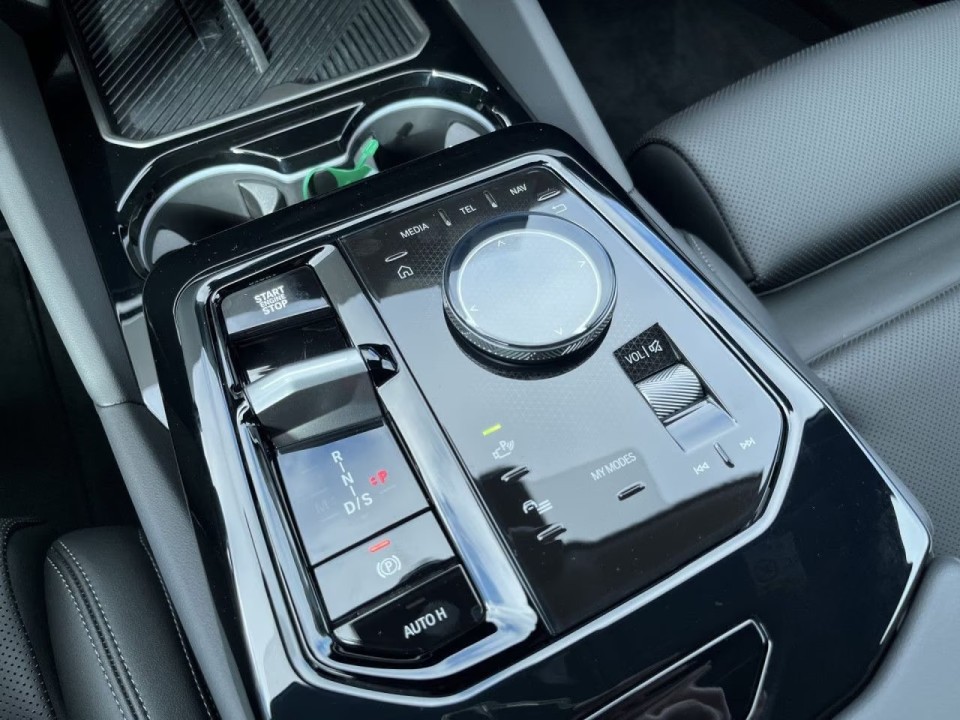BMW Seria 5 520i - foto 9