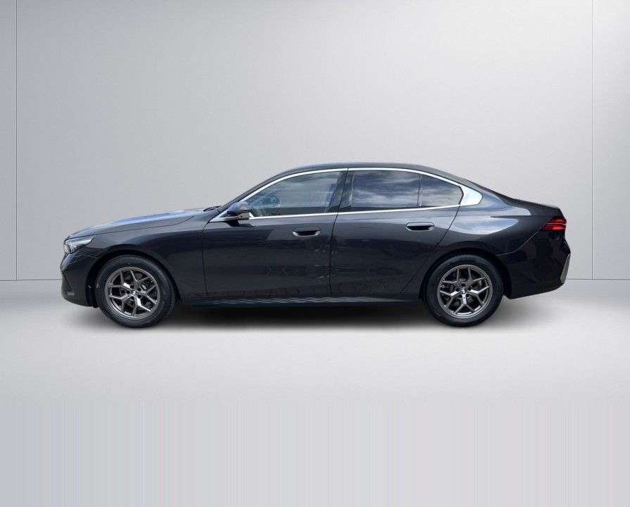 BMW Seria 5 520i (3)