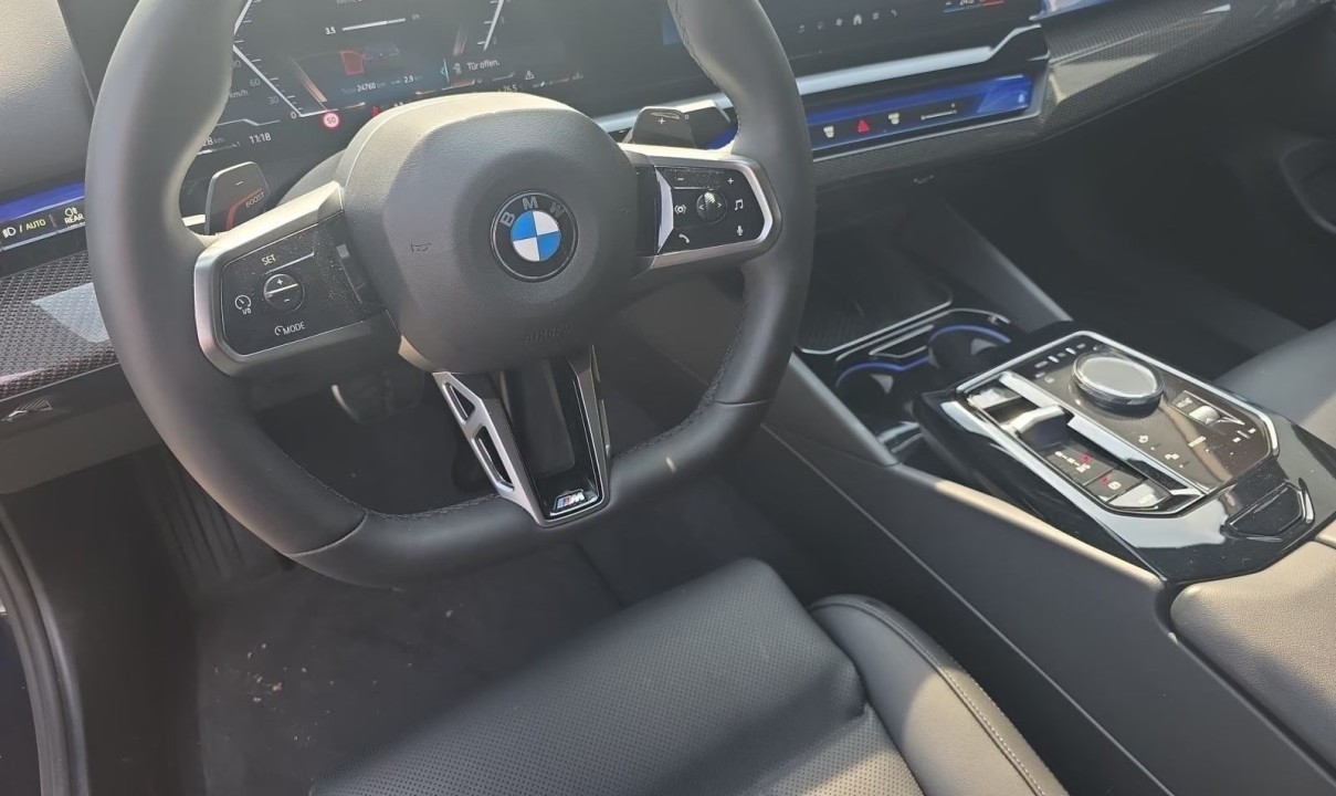 BMW Seria 5 520i M-Sport - foto 8