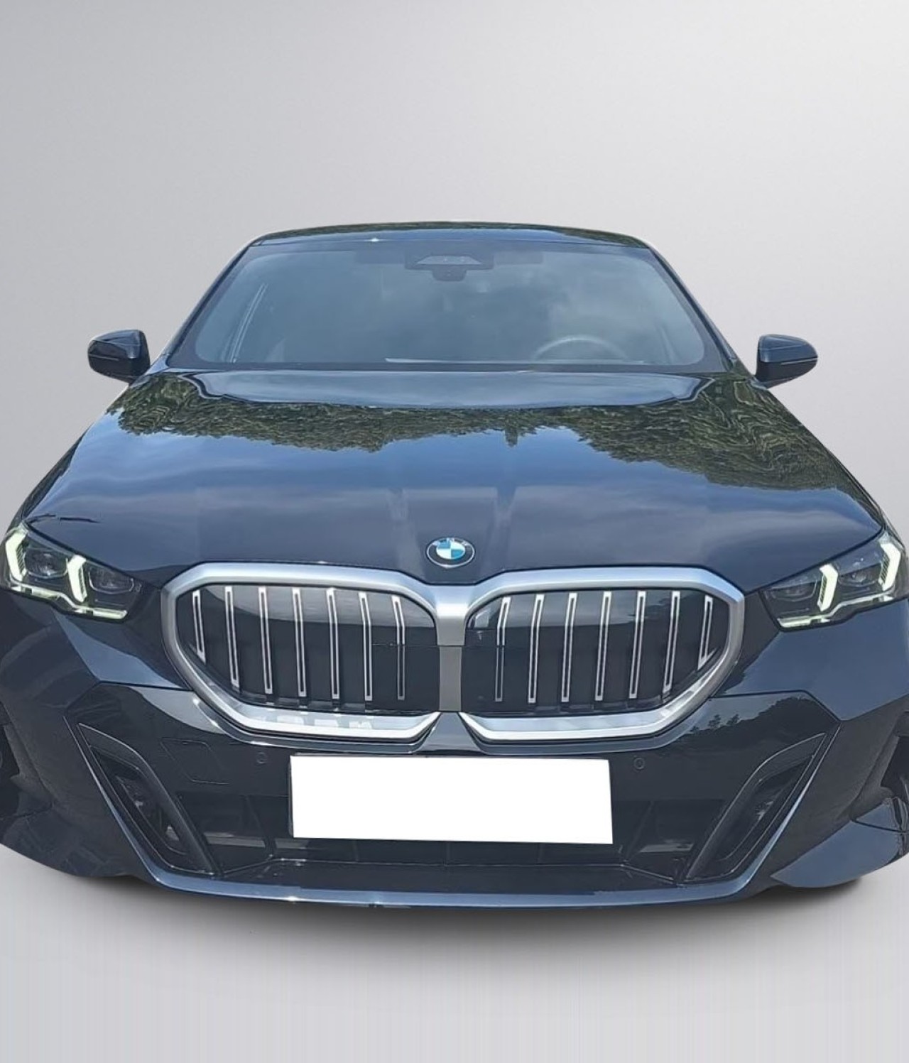 BMW Seria 5 520i M-Sport (2)