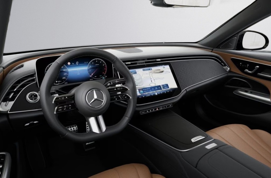Mercedes-Benz E 200 4MATIC AMG Line - foto 6