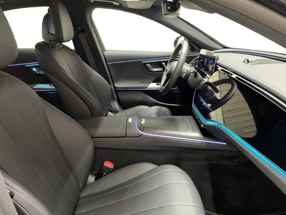 Mercedes-Benz E 200 Avantgarde - foto 9