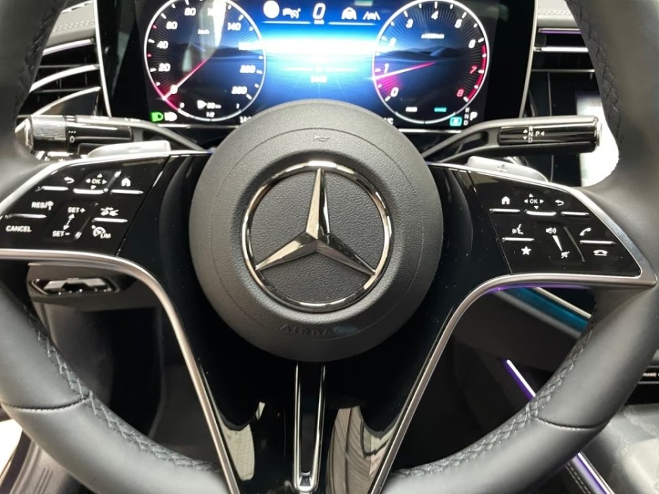 Mercedes-Benz E 200 Avantgarde - foto 7