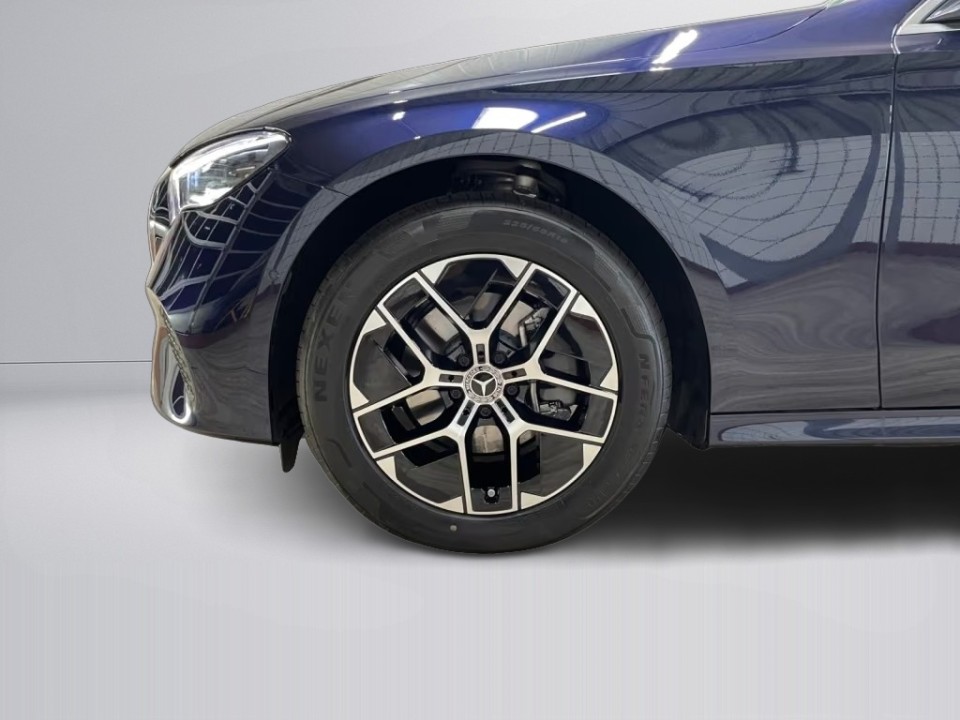 Mercedes-Benz E 200 Avantgarde - foto 18