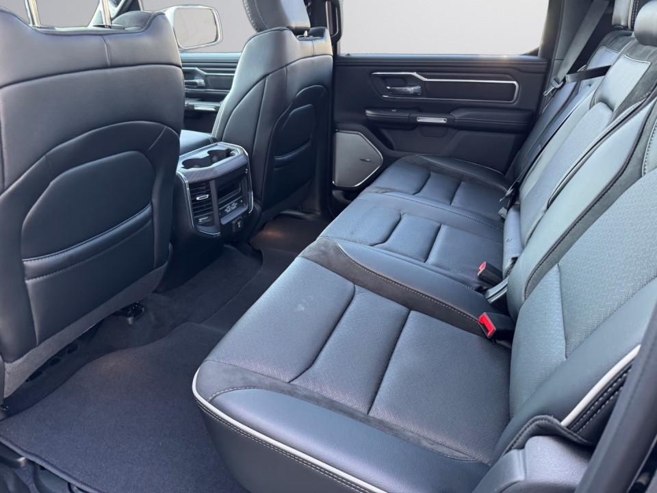 Dodge RAM 1500 Laramie - foto 16