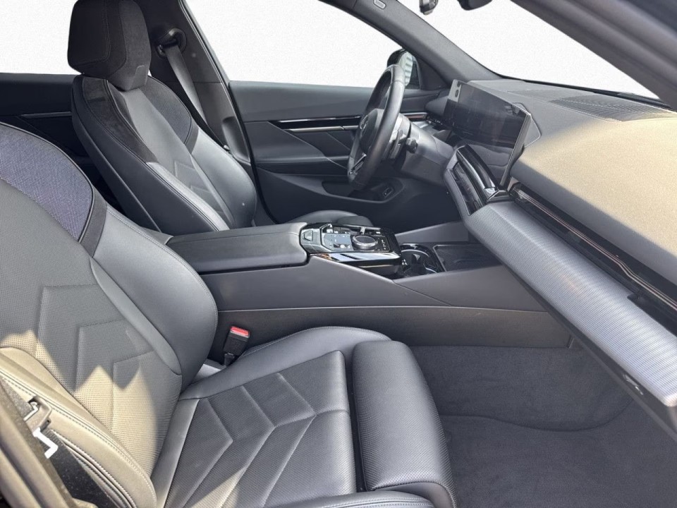 BMW Seria 5 540d xDrive M-Sport - foto 8