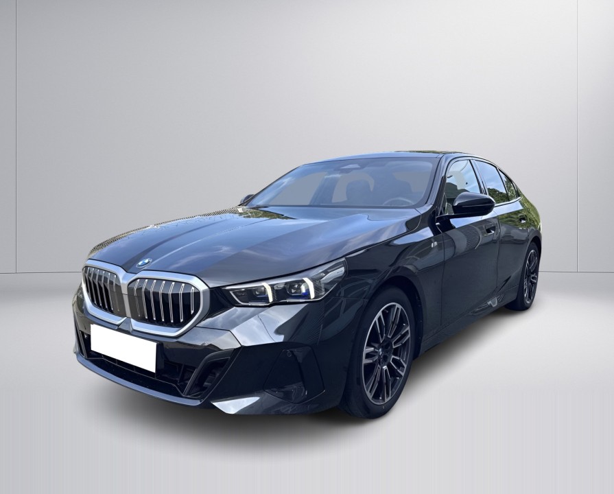 BMW Seria 5 540d xDrive M-Sport (2)
