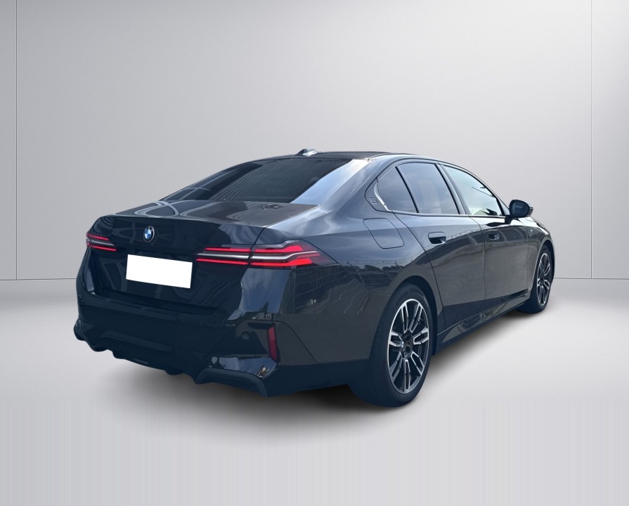 BMW Seria 5 540d xDrive M-Sport (5)