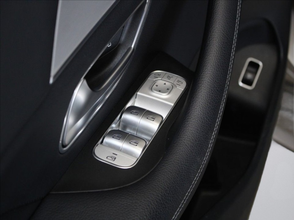 Mercedes-Benz GLE 300d 4MATIC AMG Line - foto 24