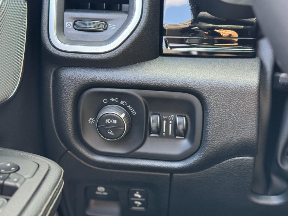 Dodge RAM 1500 Laramie - foto 21