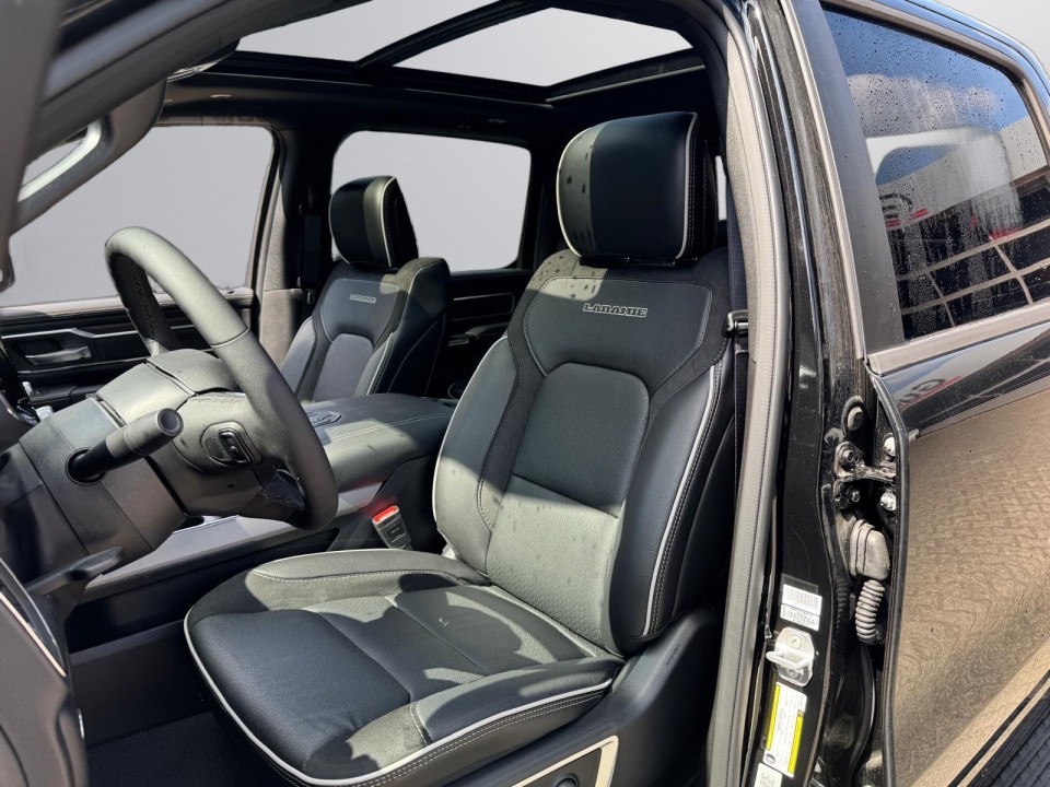 Dodge RAM 1500 Laramie - foto 14