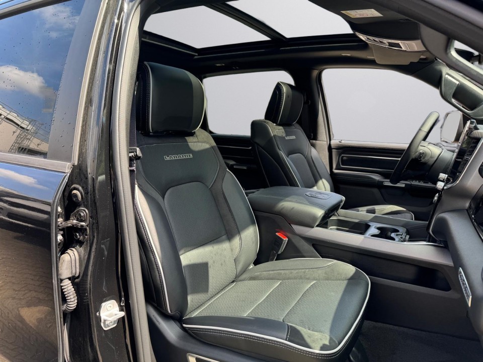 Dodge RAM 1500 Laramie - foto 16