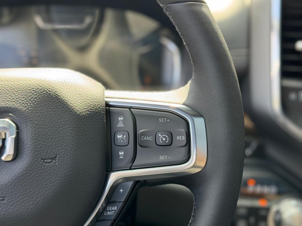 Dodge RAM 1500 Laramie - foto 18