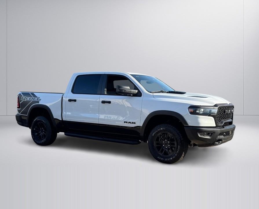 Dodge RAM 1500 REBEL (2)
