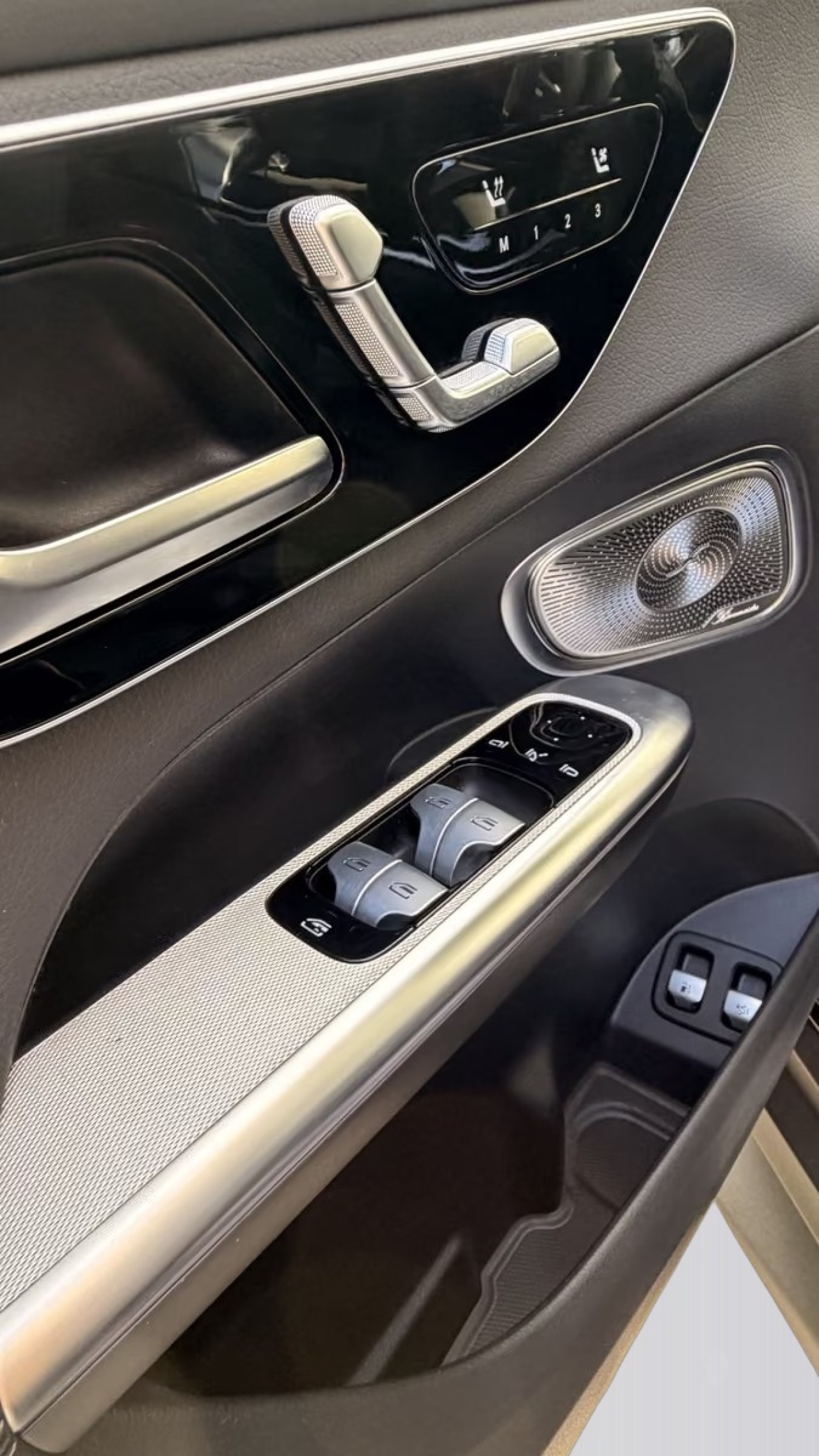 Mercedes-Benz GLC 300e 4MATIC AMG Line - foto 15