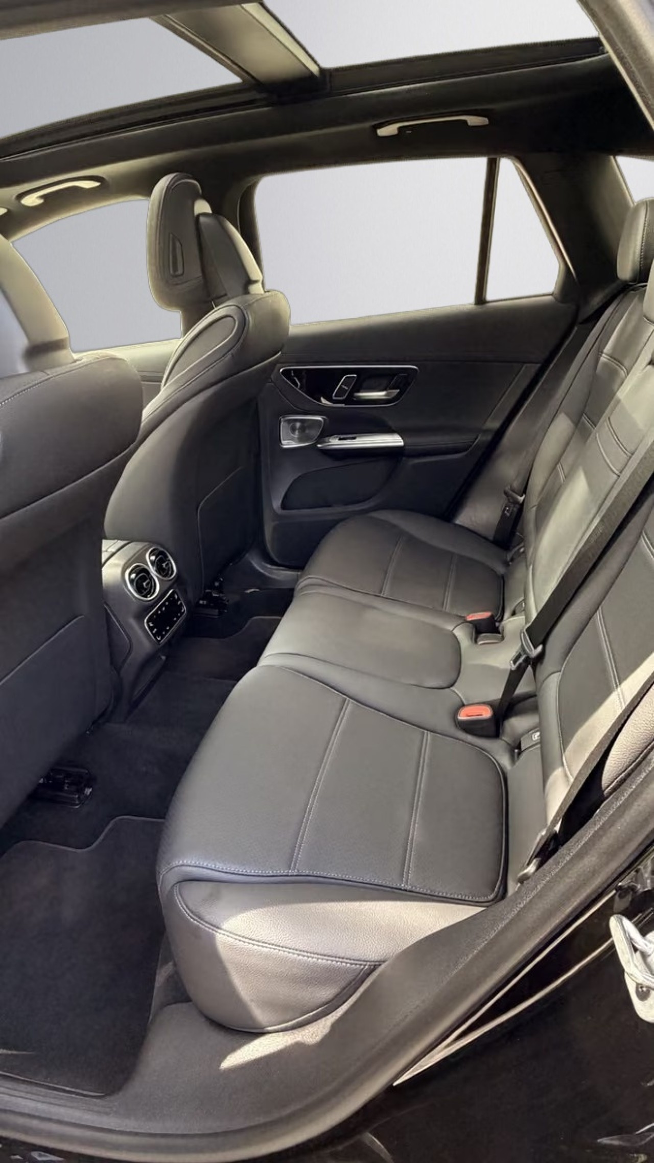 Mercedes-Benz GLC 300e 4MATIC AMG Line - foto 8