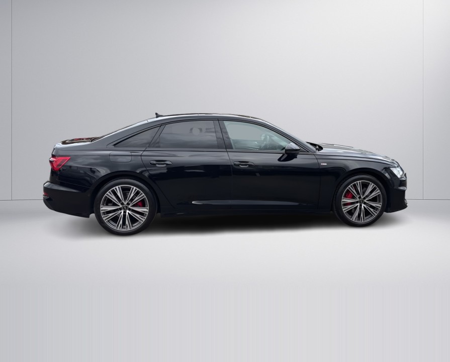 Audi A6 55 TFSIe quattro S tronic S Line (2)