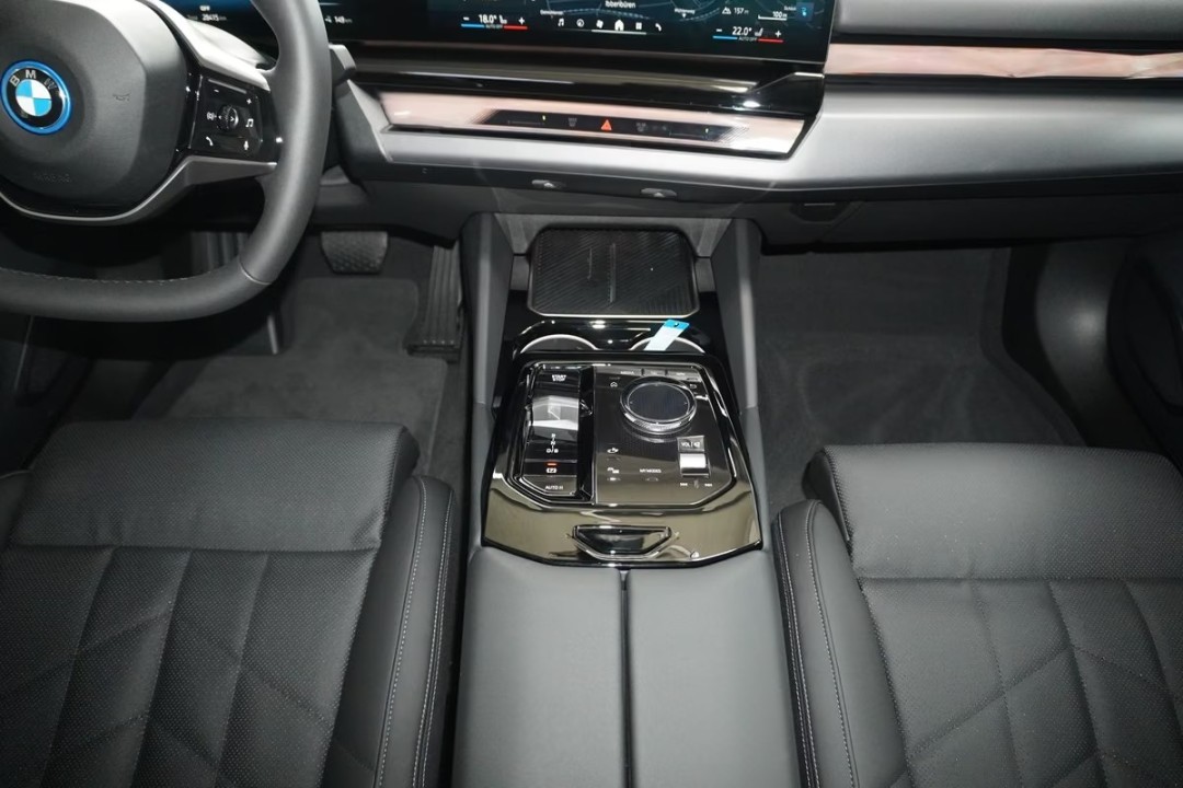 BMW i5 eDrive40 - foto 15